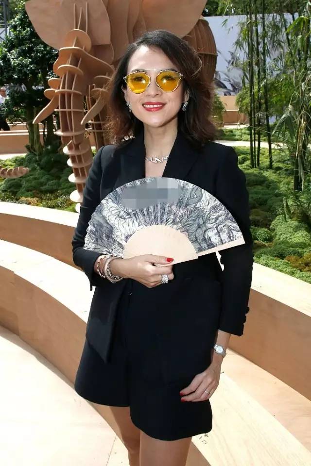 章子怡巴黎时装周白色休闲,章子怡米兰时装周白色裤裙