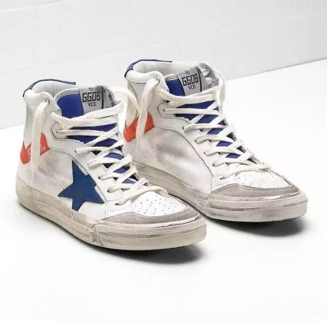 杨幂一口气买了十双的鞋,杨幂穿的薄荷绿运动鞋