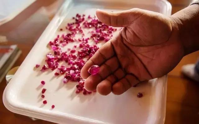 生辰石转运招财,金运石招财能力和金曜石谁强