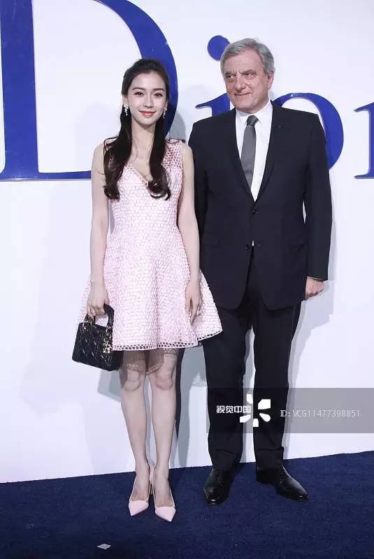 章子怡巴黎时装周白色休闲,章子怡米兰时装周白色裤裙