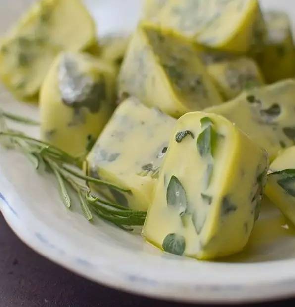 天气这么热，来做冰格吧~没有孩子不喜欢哦！