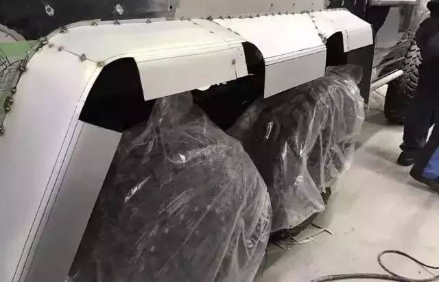 吉姆尼摇身一变奔驰g全时四驱,吉姆尼改奔驰大g多少钱