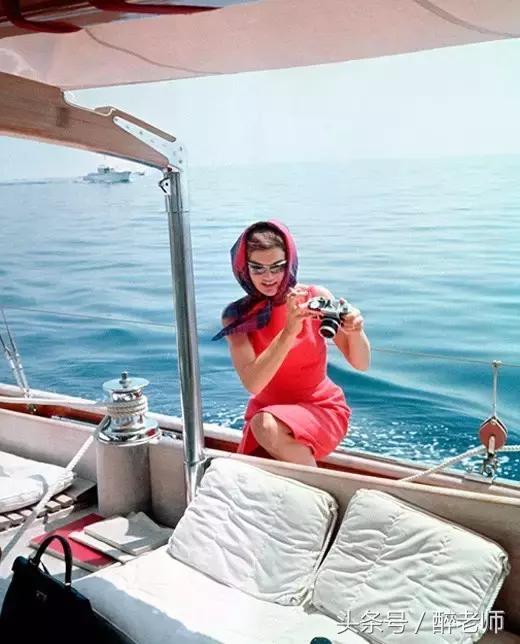 杰奎琳穿着带血的衣服,杰奎琳的眼泪音频