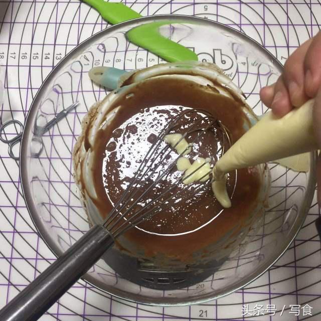 怎样让奶油裱花更硬挺,蛋糕奶油怎么打发硬挺不塌