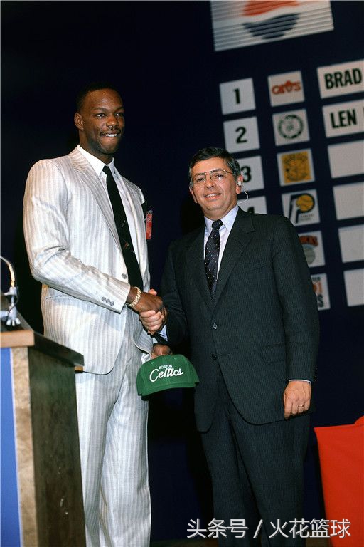 乔丹身高有2米,乔丹身高182