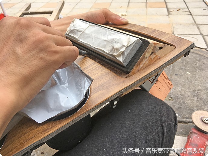 尼桑天籁音响改装,日产天籁音响改装倒模