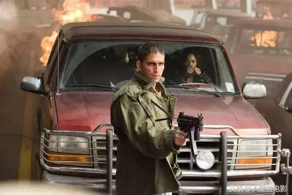 这部穿越时空的科幻片，预言了80万年后人类的进化形态，原著比广义相对论还早20年