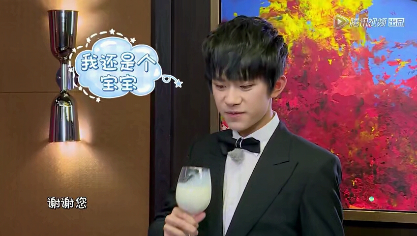 易烊千玺跳舞顶胯合集动图哦！张张是top，但最撩的是三周年的！