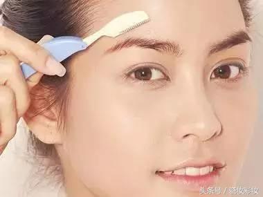 眉毛画粗一点显脸小,眉毛画细点是不是显得眼睛大