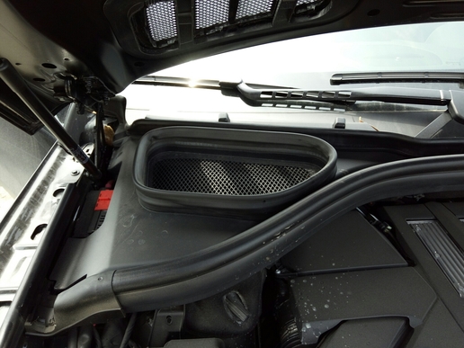 轿跑SUV奔驰GLE320coupe提车感受，外观很帅很装逼，配置却很低！