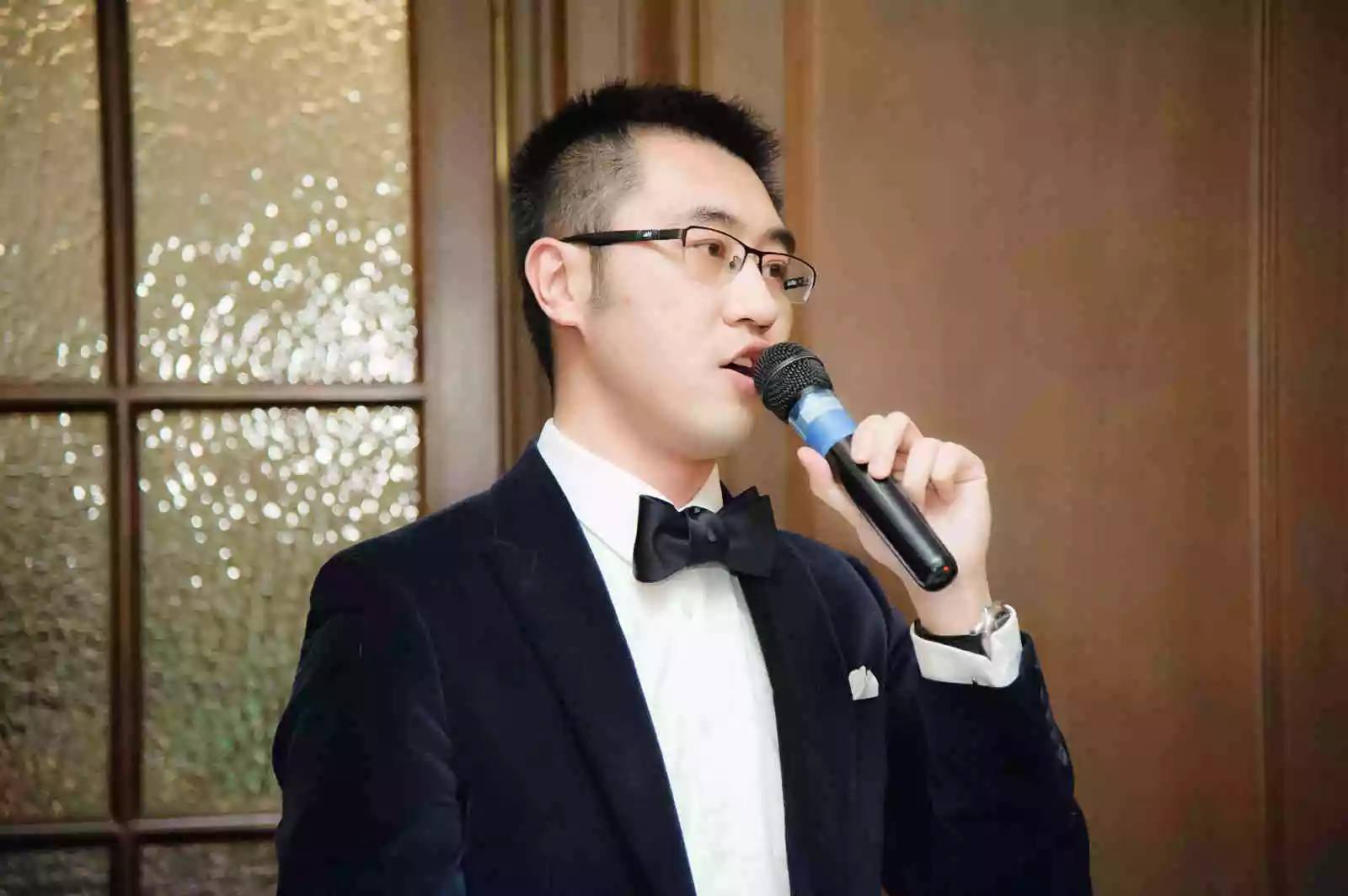 酒圈男神专访第⑱辑——西装控男神Henry杨少波