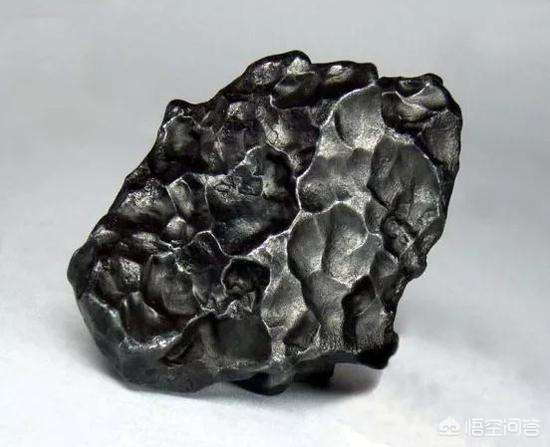 怎样鉴别一块石头是不是玉石,如何鉴别一块石头是不是翡翠