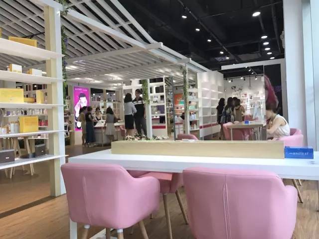 上海外高桥国际化妆品,外高桥保税区进口商品店