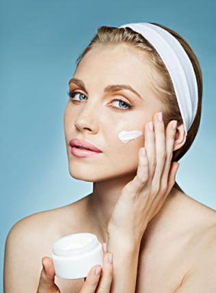 夏季防晒护肤化妆的正确步骤,夏日护肤需要做些什么项目