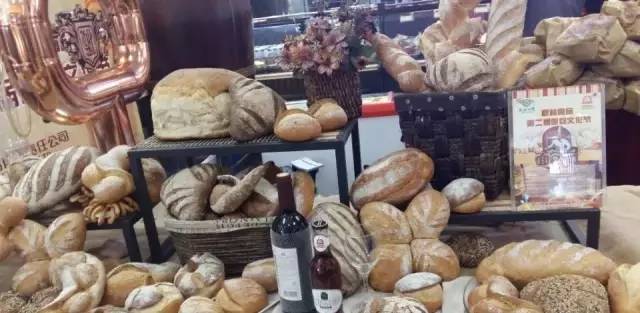 哈尔滨旅游带什么特产给朋友,来哈尔滨带回去什么礼物比较好