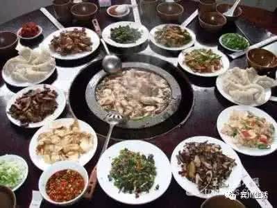 请不要对着手机流口水\^O^/宾川鸡足山正疯长的野生菌