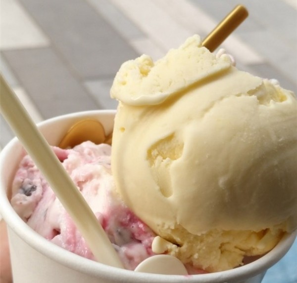 这么热的天你还不来吃冰淇淋吗,天气这么热还不来个清爽的冰淇淋