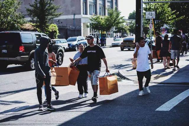 我开始怀念那个夏天歌曲,我开始怀念那些再也回不去的日子