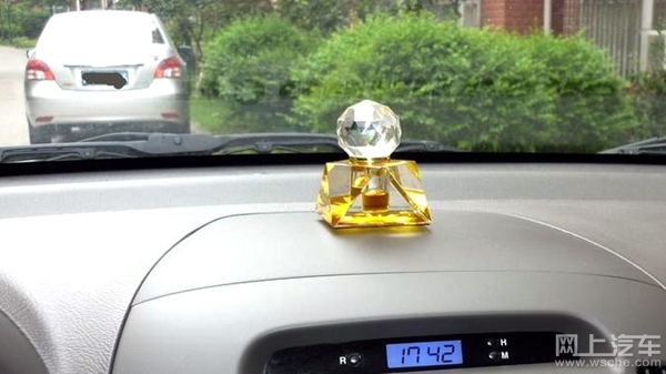 汽车异味重容易恶心怎么办,汽车有异味怎么去除最有效