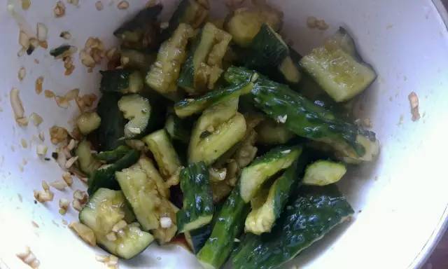 黄瓜直接敷脸有什么危害,黄瓜当面膜贴是不是真的能美白