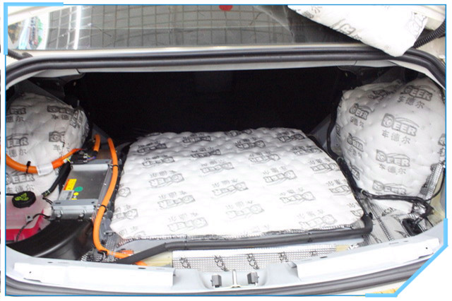 上海音豪汽车音响改装,荣威550隔音条安装