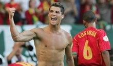 足坛历代绝代双骄高燃,足坛的绝代双骄c罗和梅西