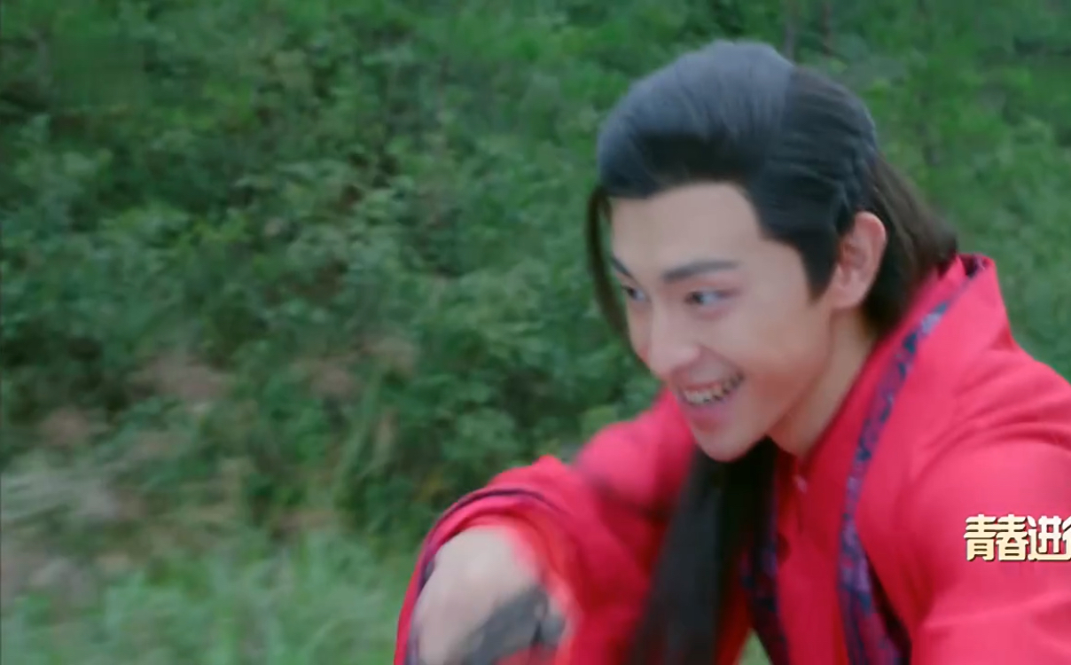 楚乔传萧策得知宇文玥喜欢楚乔,楚乔传萧策成亲在大殿宇文玥吃醋