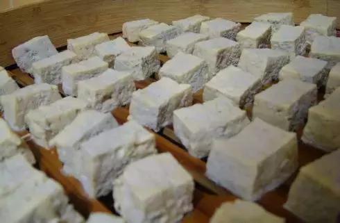 就因为豆腐乳太咸,你就不吃了?!它的好处多到你想象不到!