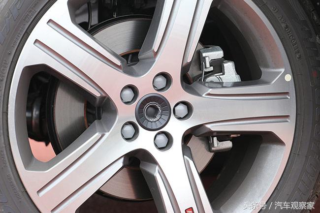 美来自于外在加内在,美来自于内心的纯净