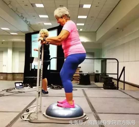 14种健身球训练动作,波速球有氧训练动作
