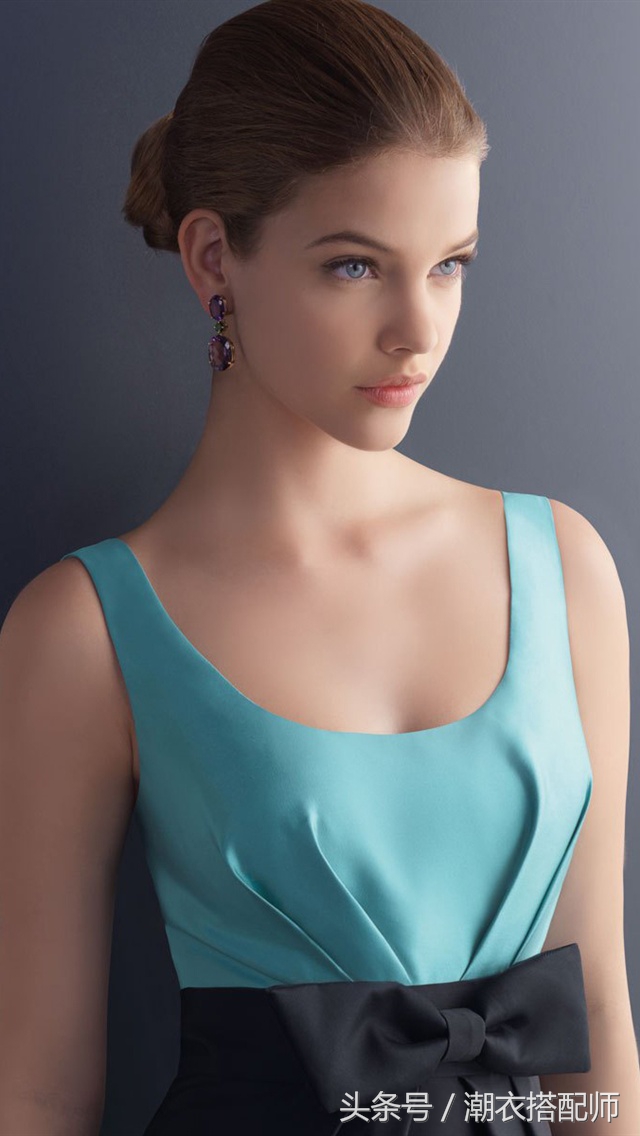 93年娃娃脸超模，她出名时你还在玩泥巴