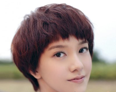 推荐几款好看的女生短发,十款女生最流行的短发