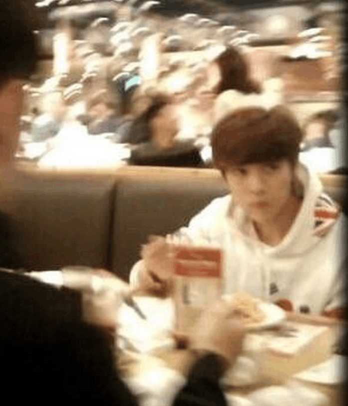 鹿晗吃火锅视频,鹿晗吃火锅三个小时