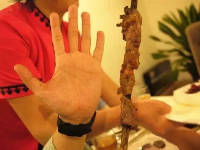 这是一条凶残的推送！8家“食肉兽”必吃的店！一口入魂···