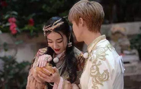 鹿晗和热巴道歉了吗,鹿晗对热巴和乔欣态度