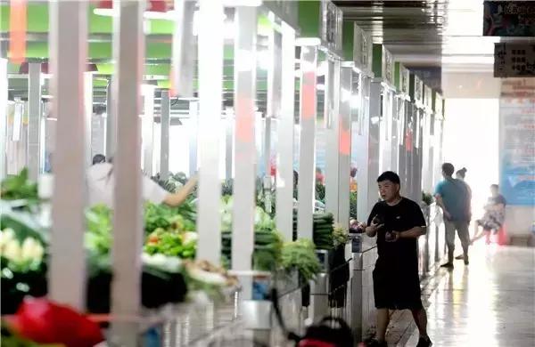 石家庄市区内最大的菜市场,石家庄网红菜市场