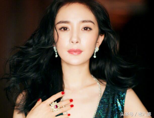 杨幂为什么会被人黑了那么多年?脚臭传闻是真的吗?