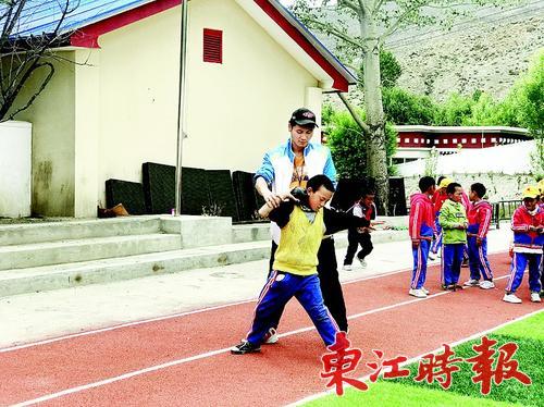 支教教师在雪域高原上的爱与守护,支教西藏的老师