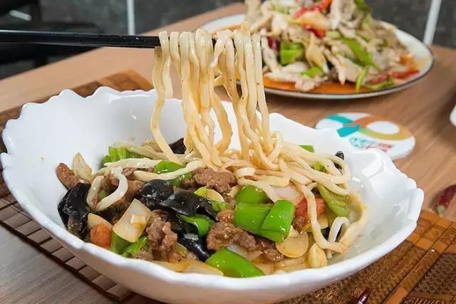 这是一条凶残的推送！8家“食肉兽”必吃的店！一口入魂···