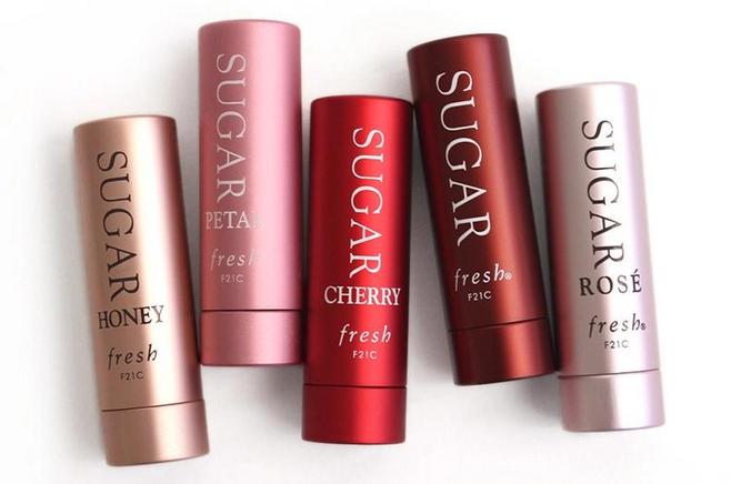 一生要吃掉1.8公斤口红的你，还不快看看这些“食品级口红”！