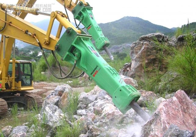 挖掘机都有破碎锤吗,挖掘机上破碎锤是什么