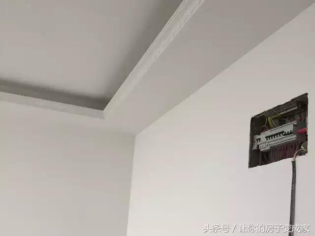 床头靠窗怎么解决,房子隔房间不靠窗怎么设计