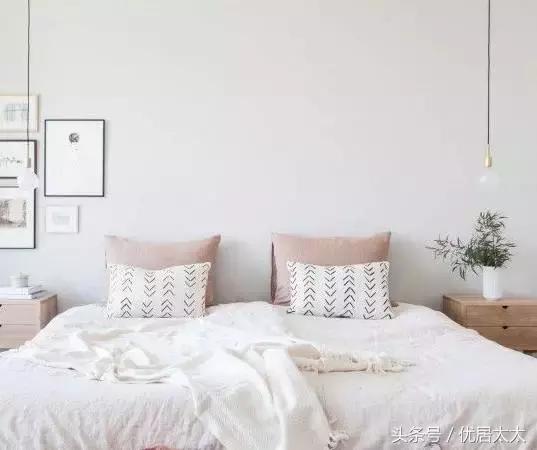 你的床屏该变变样子了，不要只会挂婚纱照了