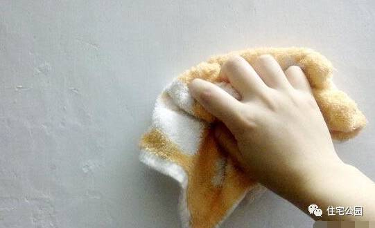 有什么办法可以把房子弄烂,墙发霉起皮返潮怎么办