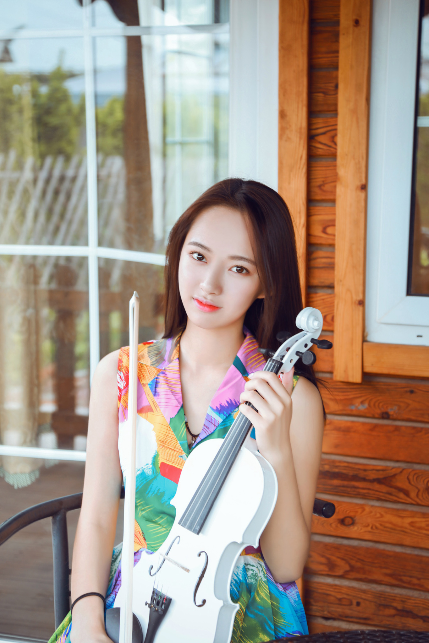 围屋里的小姑娘,木屋里的小姑娘