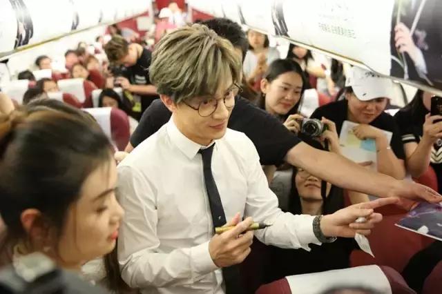 首都航空:三万英尺音乐梦,谦谦来了
