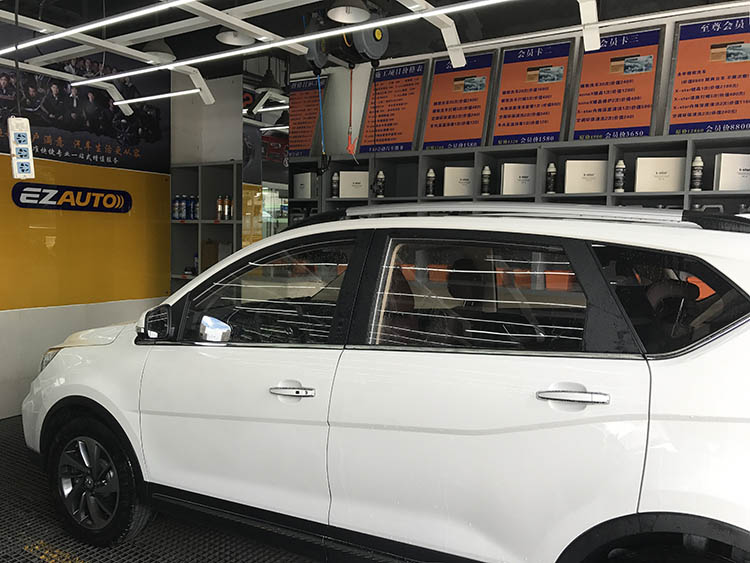 贴膜贵还是喷漆贵,汽车价格昂贵