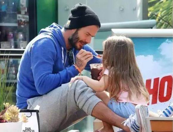 贝克汉姆小七新照,贝克汉姆小七图片大全