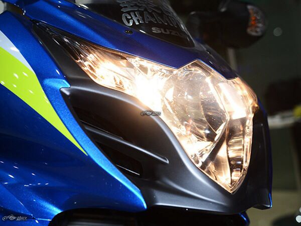 铃木gsxr100试驾,铃木gsx-r1000合金摩托车