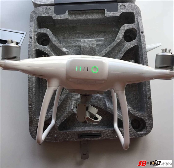 8999元!大疆精灵4开箱:精致高颜